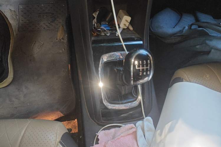 Used Baojun 310W 2017 1.5L Manual Fashion Edition China VI Gear Lever