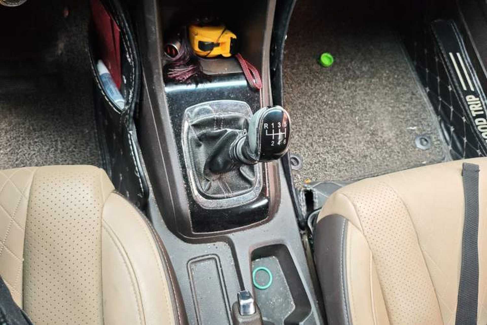 Used Baojun 310W 2017 1.5L Manual Fashion Model China V Gear Lever