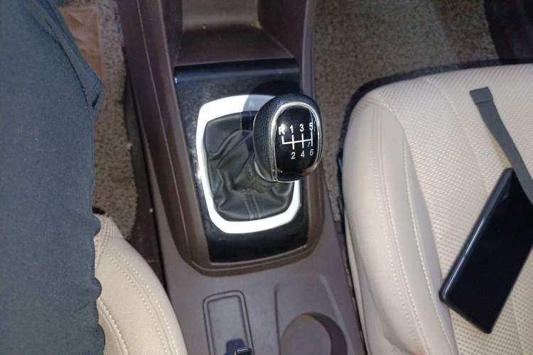 Used Baojun 310W 2017 1.5L Manual Comfort Version China V Gear Lever
