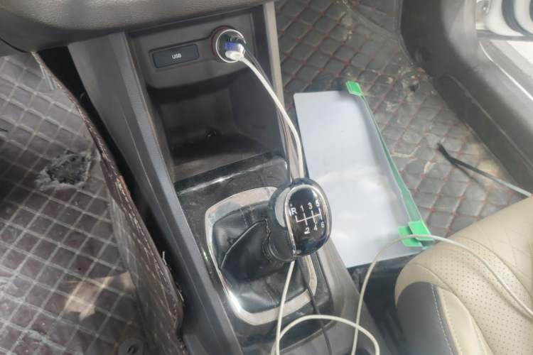 Used Baojun 310W 2017 1.5L Manual Fashion Edition China VI Gear Lever