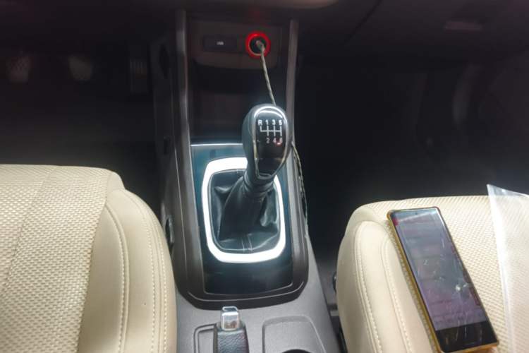 Used Baojun 310W 2017 1.5L Manual Comfort Version China V Gear Lever