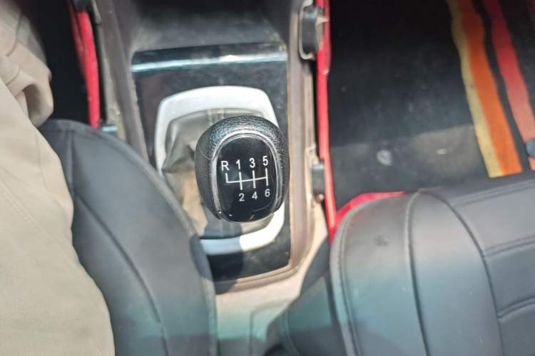 Used Baojun 310W 2017 1.5L Manual Comfort Version China V Gear Lever