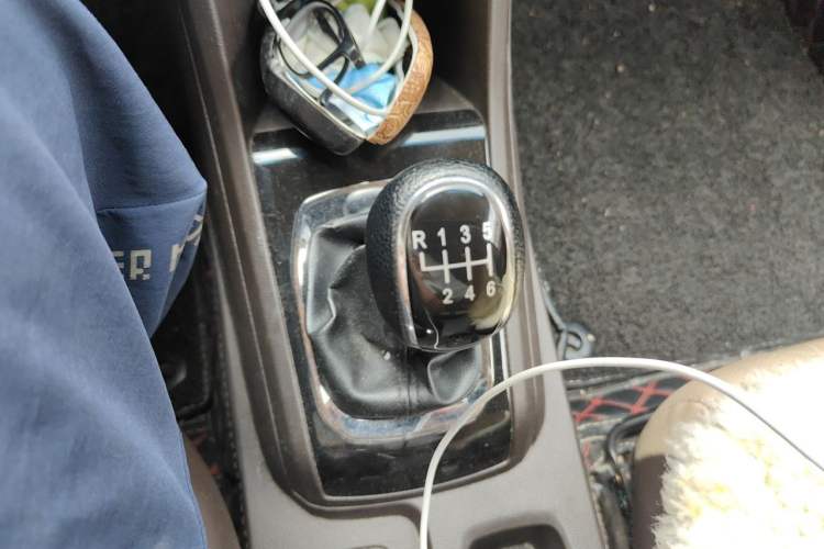 Used Baojun 310W 2017 1.5L Manual Luxury Edition China V Gear Lever
