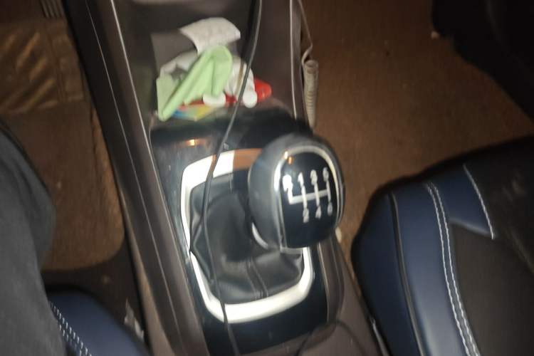 Used Baojun 310W 2017 1.5L Manual Comfort Version China V Gear Lever