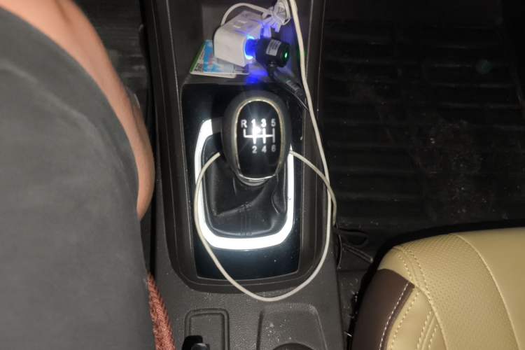 Used Baojun 310W 2017 1.5L Manual Comfort Version China V Gear Lever