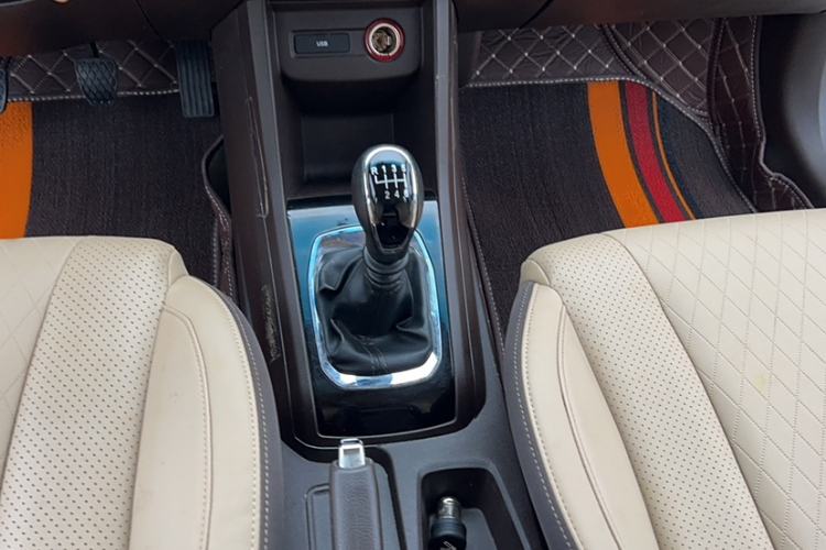 Used Baojun 310W 2017 1.5L Manual Fashion Edition China VI Gear Lever