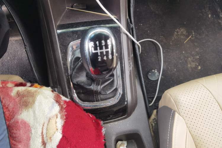 Used Baojun 310W 2017 1.5L Manual Fashion Edition China VI Gear Lever