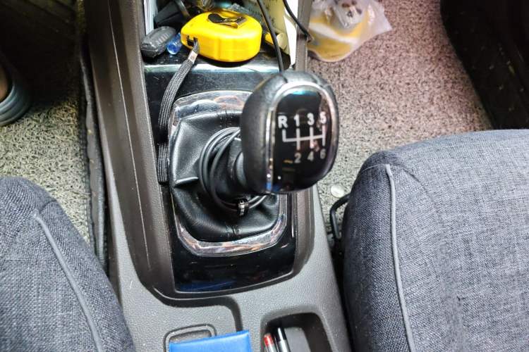 Used Baojun 310W 2017 1.5L Manual Luxury Edition China V Gear Lever