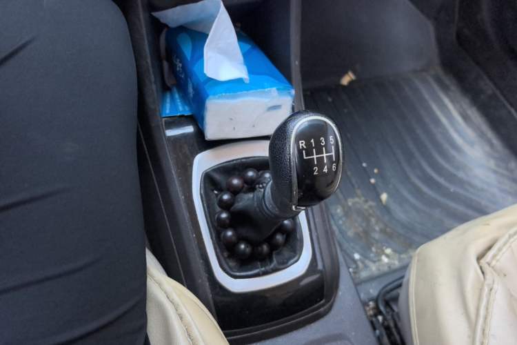 Used Baojun 310W 2017 1.5L Manual Comfort Version China V Gear Lever