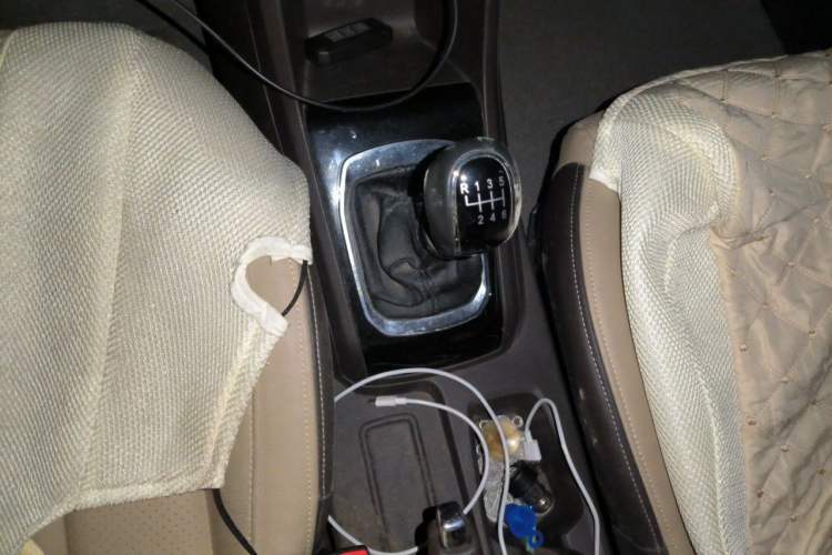 Used Baojun 310W 2017 1.5L Manual Luxury Edition China V Gear Lever