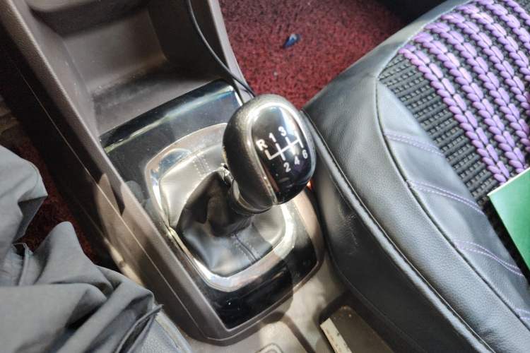 Used Baojun 310W 2017 1.5L Manual Fashion Edition China VI Gear Lever