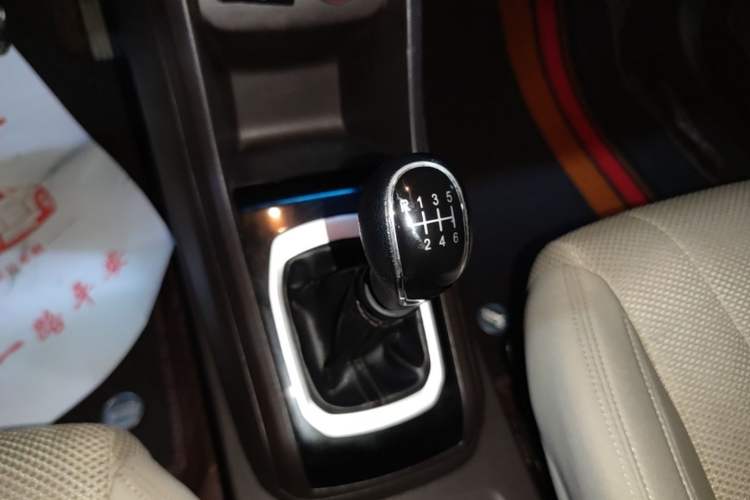Used Baojun 310W 2017 1.5L Manual Comfort Version China V Gear Lever
