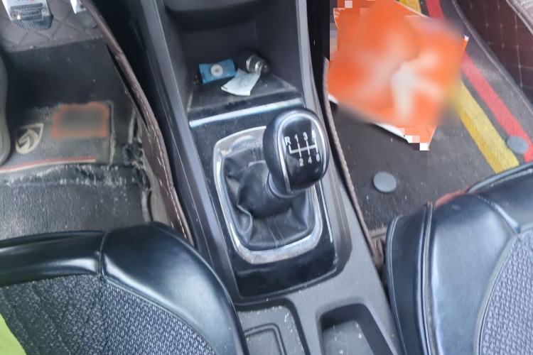 Used Baojun 310W 2017 1.5L Manual Fashion Edition China VI Gear Lever