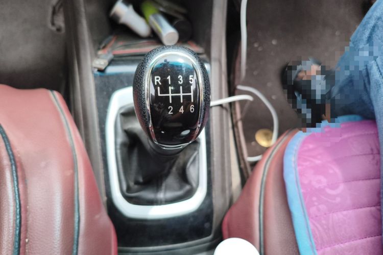 Used Baojun 310W 2017 1.5L Manual Comfort Version China V Gear Lever