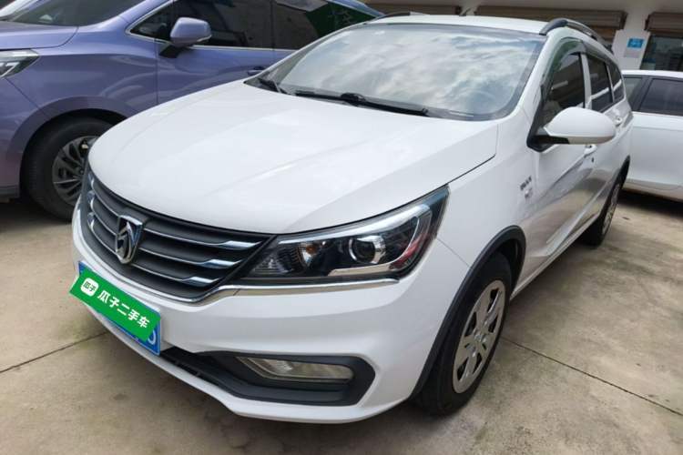 Used Baojun 310W 2017 1.5L Manual Comfort Version China VI Emission Standard Guazi used car, China used car export, Used car for sale, Used cars, Cheapest cars for sale
