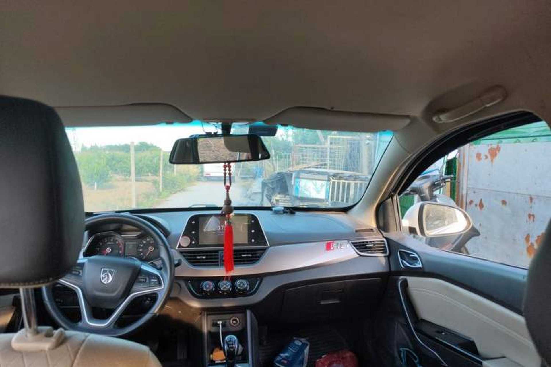 Used Baojun 310W 2017 1.5L Manual Fashion Model China V Headliner