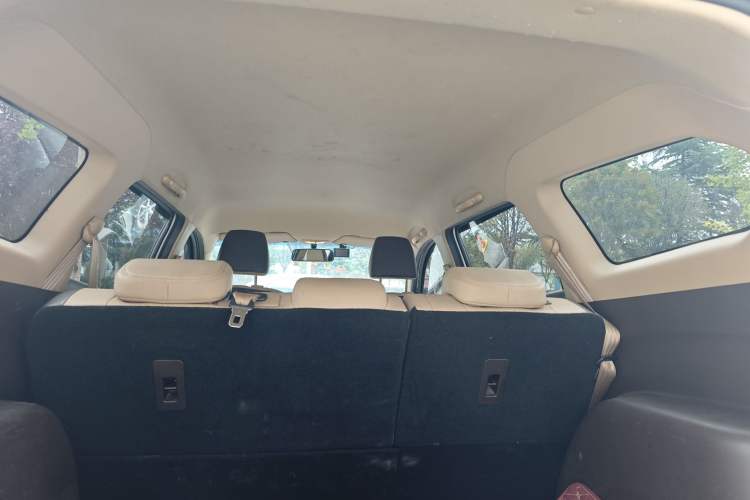 Used Baojun 310W 2017 1.5L Manual Fashion Model China V Headliner