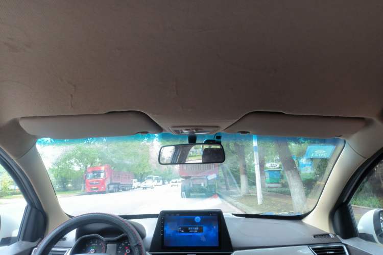 Used Baojun 310W 2017 1.5L Manual Comfort Version China VI Emission Standard Headliner