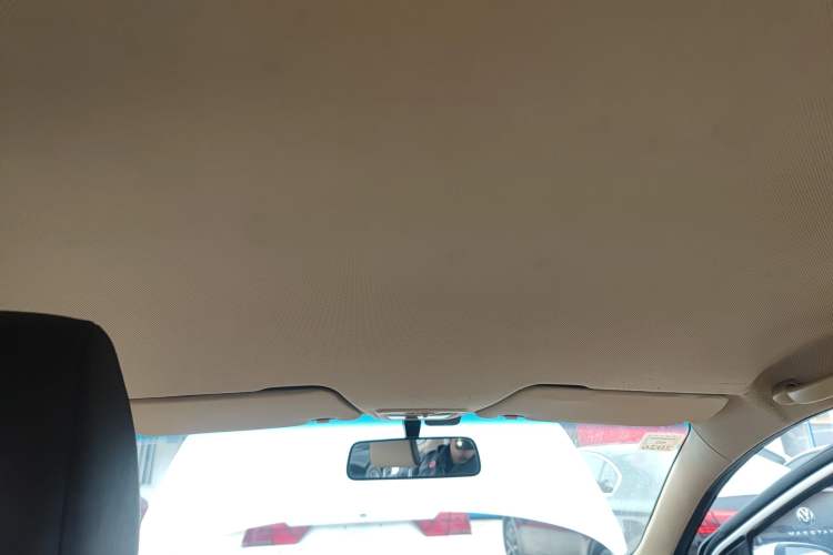 Used Baojun 310W 2017 1.5L Manual Fashion Model China V Headliner