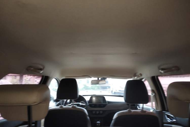 Used Baojun 310W 2017 1.5L Manual Fashion Model China V Headliner