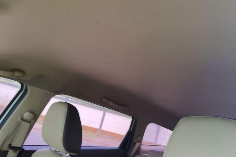 Used Baojun 310W 2017 1.5L Manual Fashion Model China V Headliner