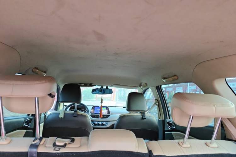 Used Baojun 310W 2017 1.5L Manual Fashion Model China V Headliner