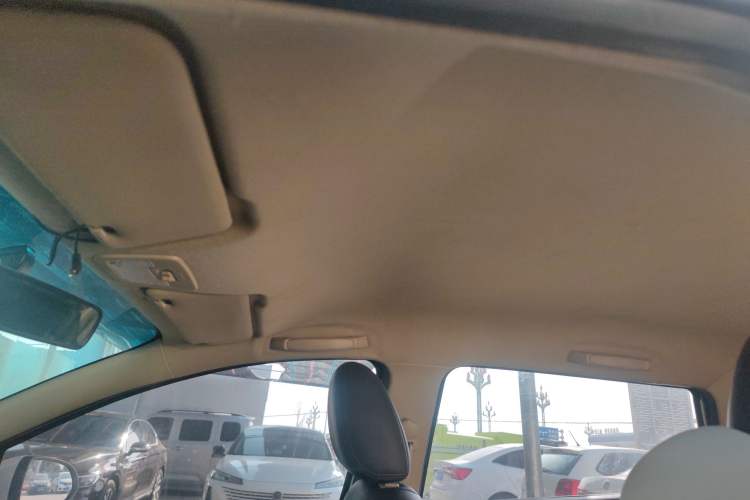 Used Baojun 310W 2017 1.5L Manual Comfort Version China VI Emission Standard Headliner