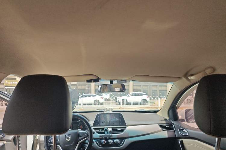 Used Baojun 310W 2017 1.5L Manual Fashion Model China V Headliner