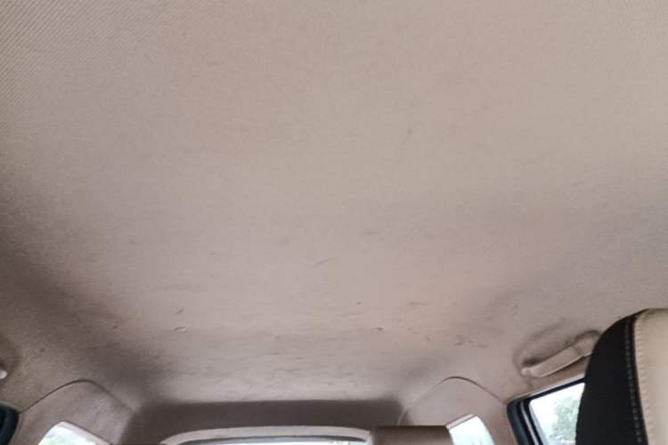 Used Baojun 310W 2017 1.5L Manual Fashion Model China V Headliner