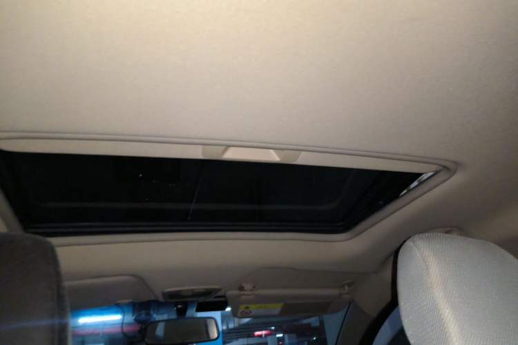 Used Baojun 310W 2017 1.5L Manual Luxury Edition China V Headliner