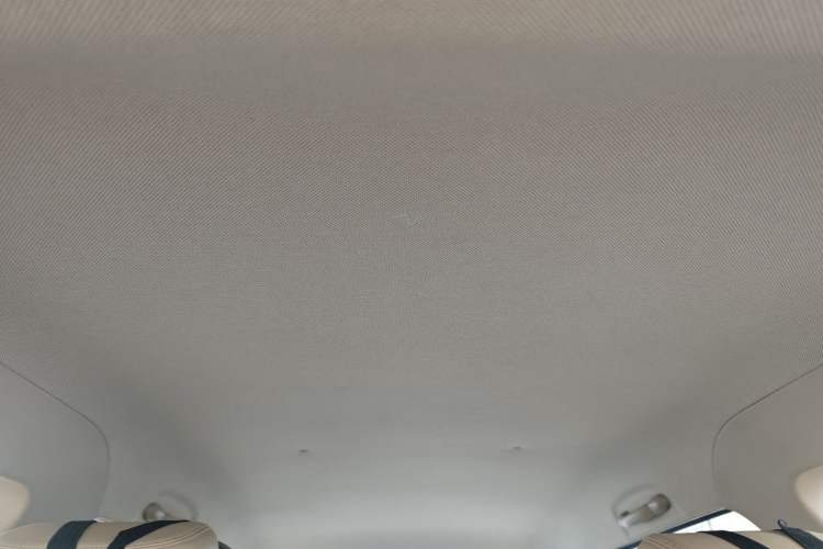Used Baojun 310W 2017 1.5L Manual Fashion Model China V Headliner