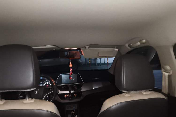 Used Baojun 310W 2017 1.5L Manual Comfort Version China V Headliner