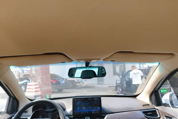 Used Baojun 310W 2017 1.5L Manual Fashion Model China V Headliner