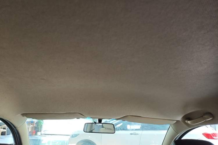 Used Baojun 310W 2017 1.5L Manual Fashion Model China V Headliner