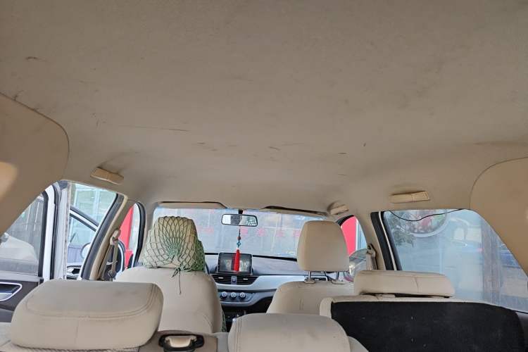 Used Baojun 310W 2017 1.5L Manual Comfort Version China VI Emission Standard Headliner