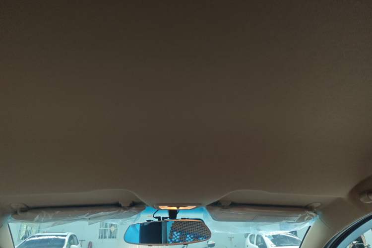 Used Baojun 310W 2017 1.5L Manual Fashion Model China V Headliner