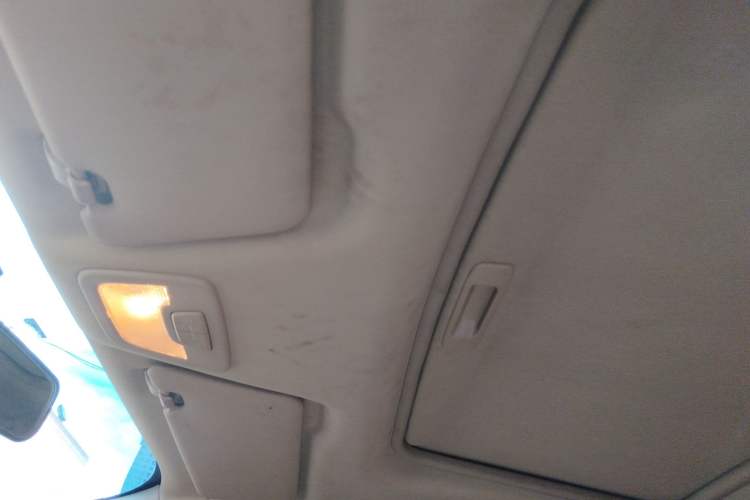 Used Baojun 310W 2017 1.5L Manual Luxury Edition China V Headliner