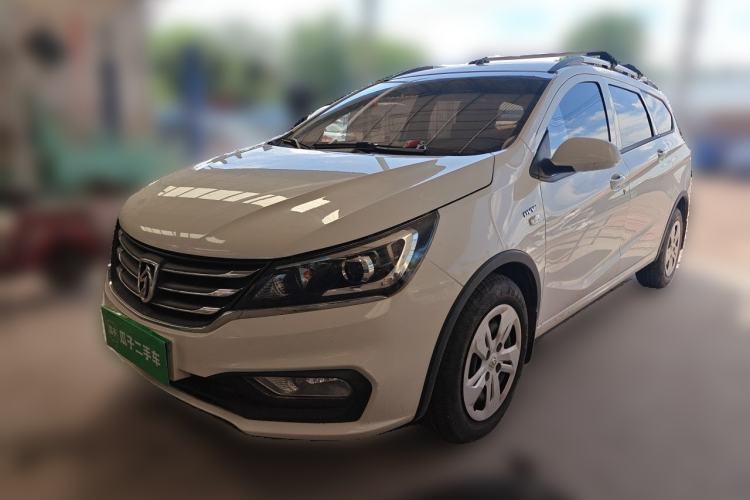 Baojun 310W 2017 1.5L Manual Comfort Version China VI Emission Standard d’occasion Guazi used car, China used car export, Used car for sale, Used cars, Cheapest cars for sale