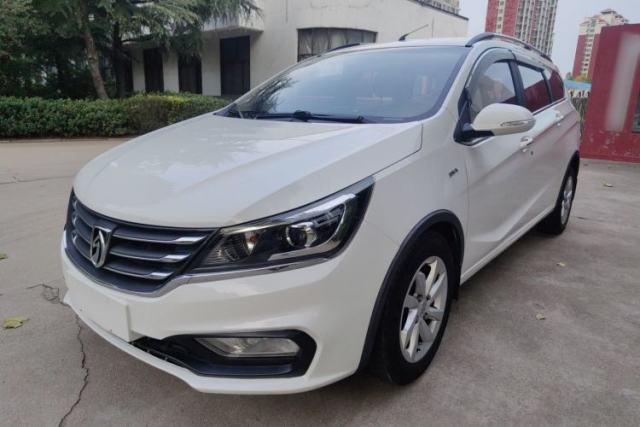 Used Baojun 310W 2017 1.5L Manual Fashion Model China V