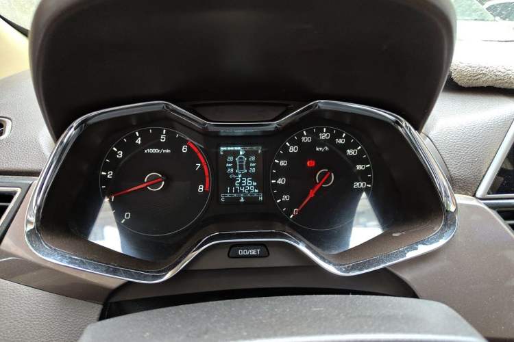 Used Baojun 310W 2017 1.5L Manual Fashion Model China V Instrument Cluster