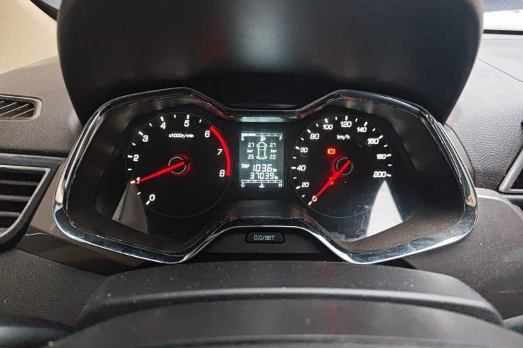 Used Baojun 310W 2017 1.5L Manual Fashion Model China V Instrument Cluster
