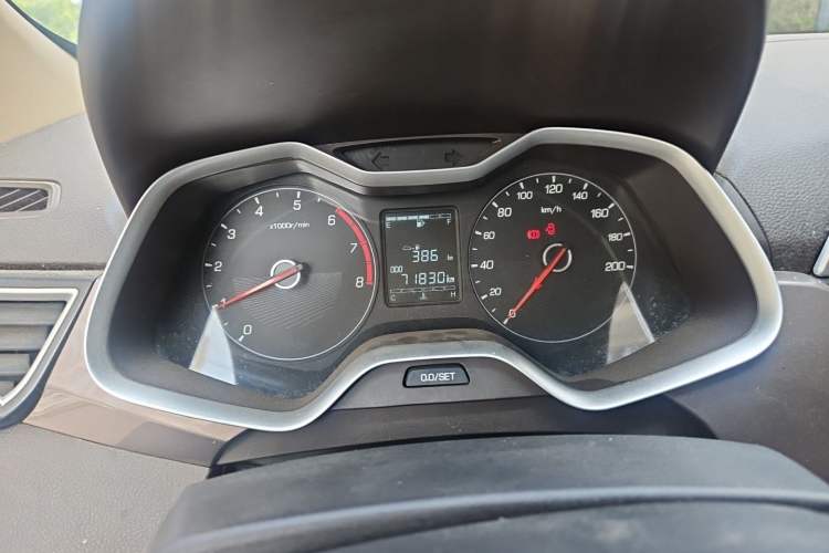Used Baojun 310W 2017 1.5L Manual Comfort Version China VI Emission Standard Instrument Cluster