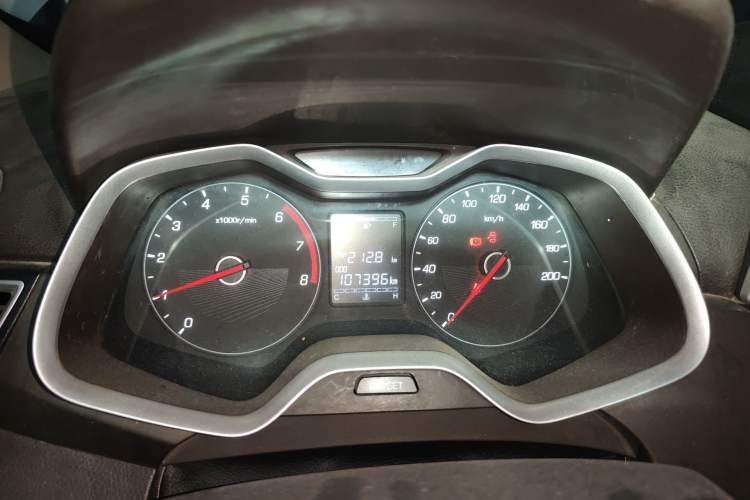 Used Baojun 310W 2017 1.5L Manual Comfort Version China VI Emission Standard Instrument Cluster