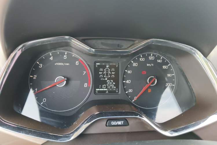 Used Baojun 310W 2017 1.5L Manual Fashion Model China V Instrument Cluster
