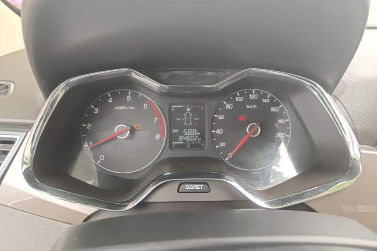 Used Baojun 310W 2017 1.5L Manual Fashion Model China V Instrument Cluster