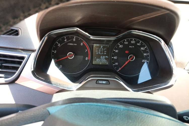 Used Baojun 310W 2017 1.5L Manual Fashion Model China V Instrument Cluster