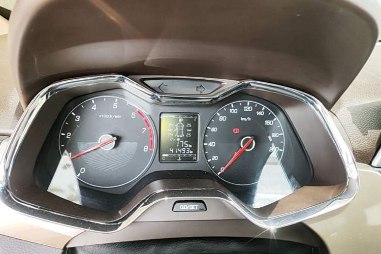 Used Baojun 310W 2017 1.5L Manual Fashion Model China V Instrument Cluster