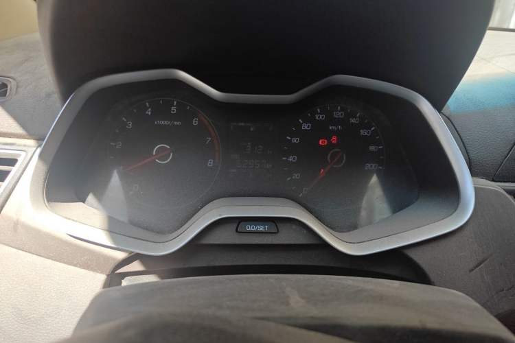 Used Baojun 310W 2017 1.5L Manual Comfort Version China VI Emission Standard Instrument Cluster