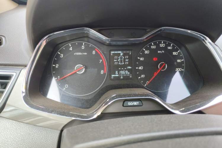 Used Baojun 310W 2017 1.5L Manual Fashion Model China V Instrument Cluster