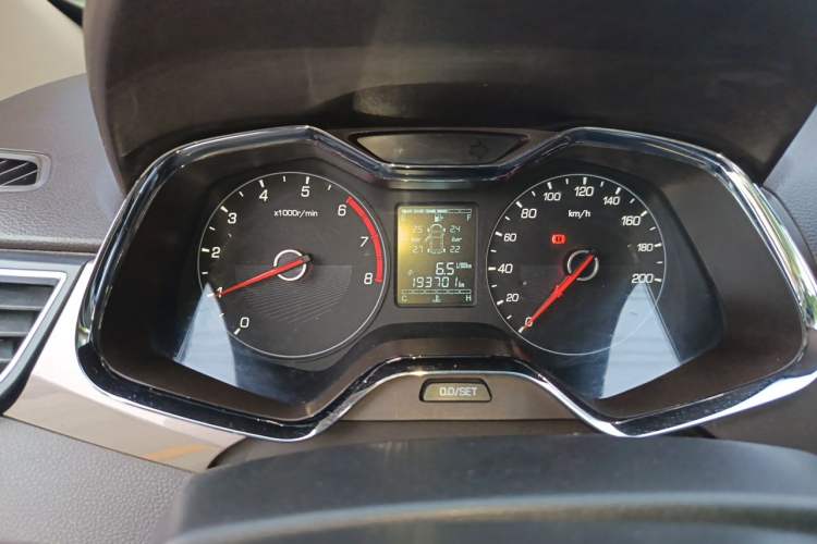 Used Baojun 310W 2017 1.5L Manual Fashion Model China V Instrument Cluster